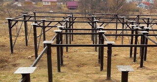 Свайный фундамент под ключ цена с установкой в Нижнеудинске от 512 рублей/м2| установка свайного фундамента под дом под ключ недорого